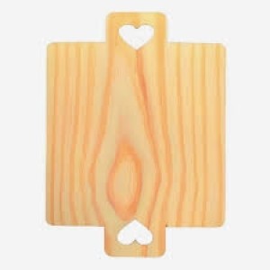 MD584-TABUA RET CORAÇÃO 22,5X32CM-MAD